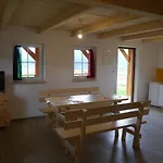 Chatki Niwki U Zboja